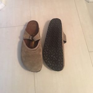Birkenstock suede ascot clog